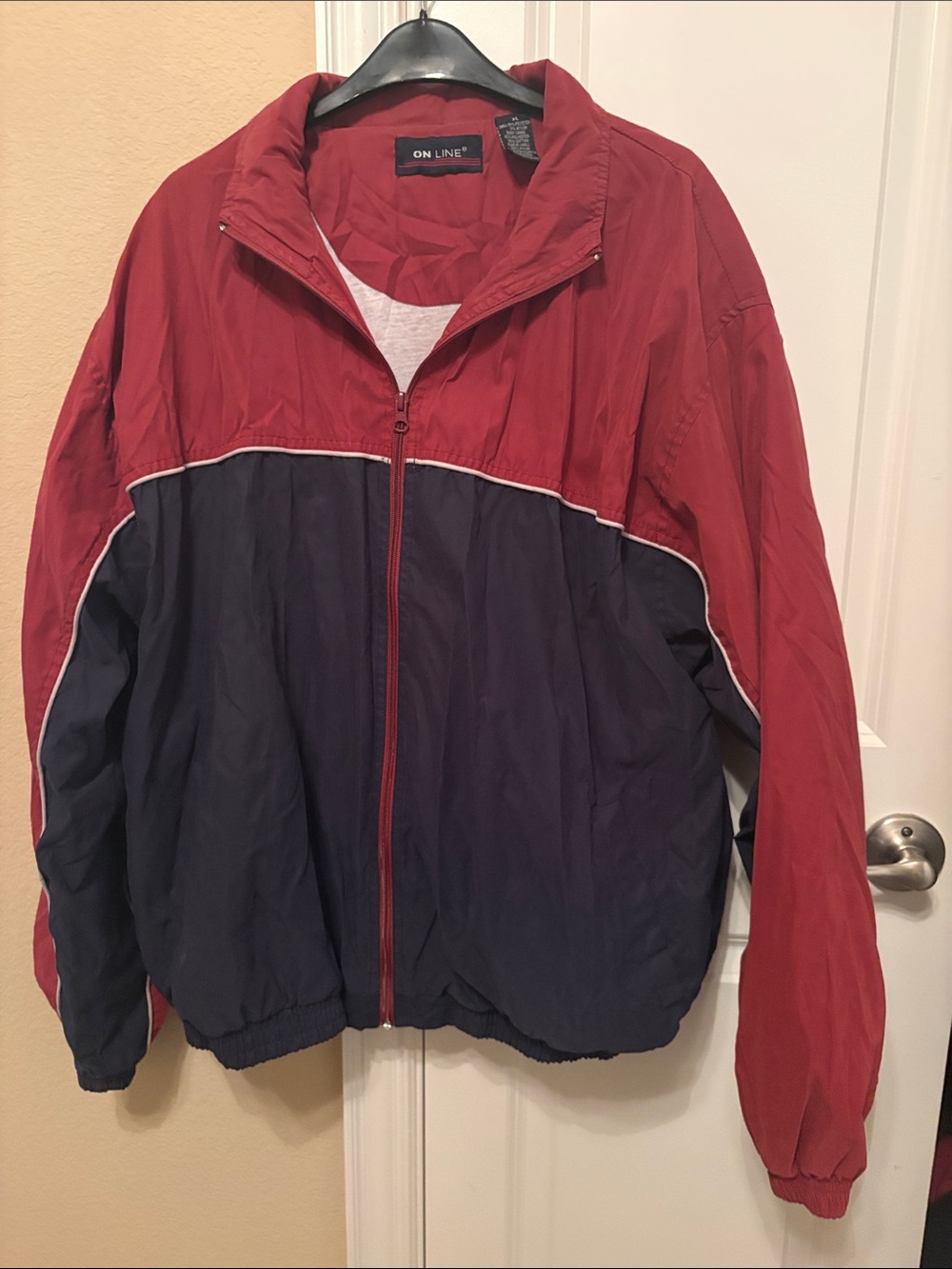 Red & Navy Colorblock Windbreaker Jacket - Men's